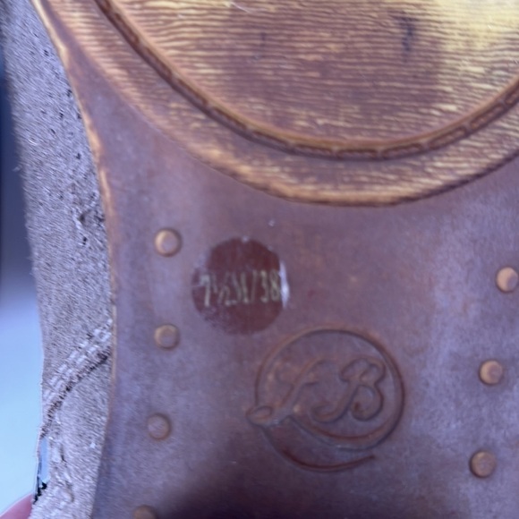 𝅺LUCKY Brand Suede Tan Perforated Laser Cut Ankle Boots Leather Size 7.5 - Picture 8 of 8